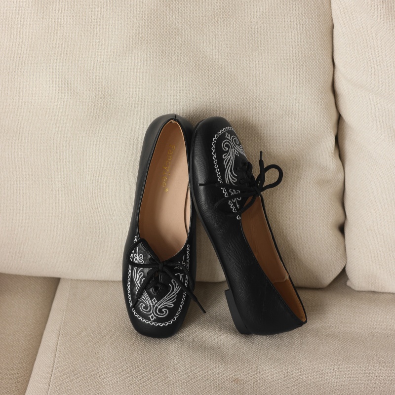 Sapatilhas Vintage Bordadas pa - Embroidery Embellishments avaliação e preço